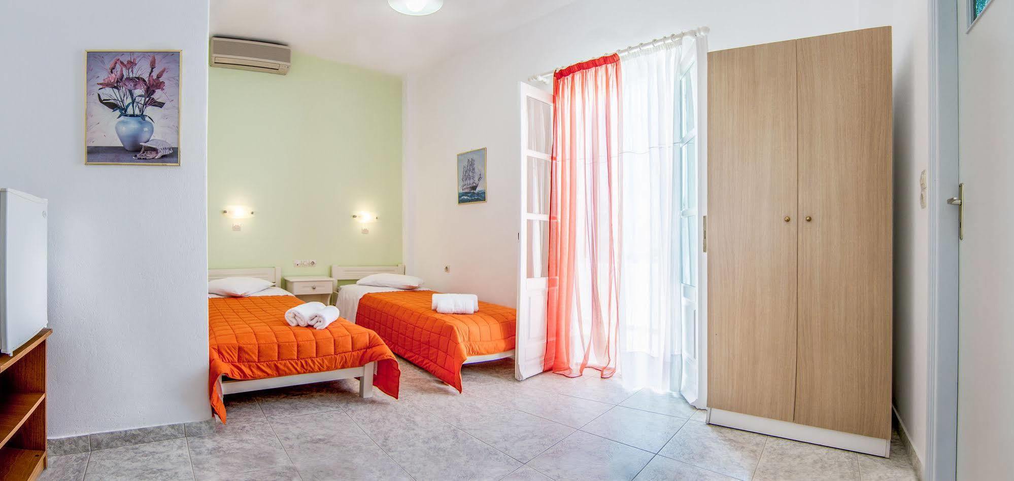 Athena Rooms Chora  Exterior photo